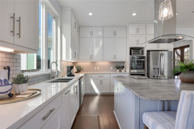 20503 Bonanza ST, Lago Vista, TX 78645