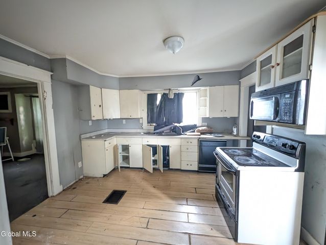 450 Eleanor Street, Schenectady, NY 12306