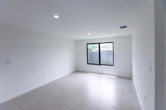 9155 NW 32 Avenue, Miami, FL 33147