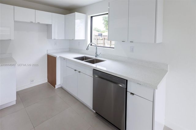 9155 NW 32 Avenue, Miami, FL 33147