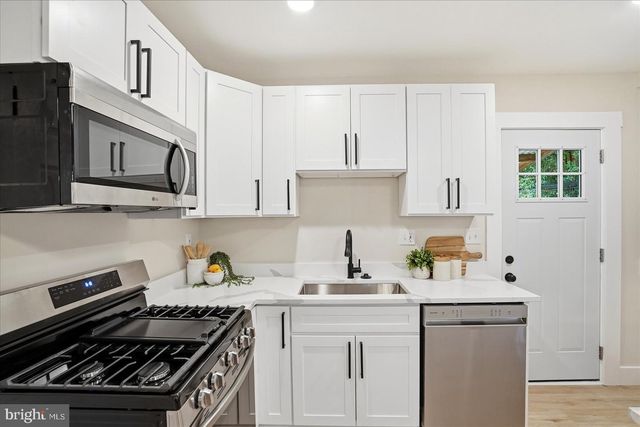 1 GLENWOOD AVE, Baltimore, MD 21228