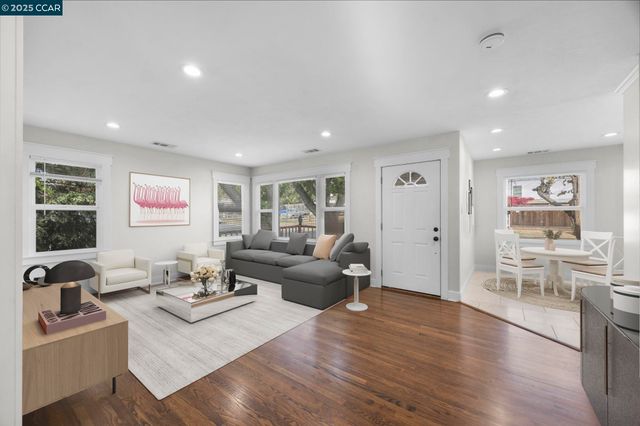 2910 Almond St, Martinez, CA 94553