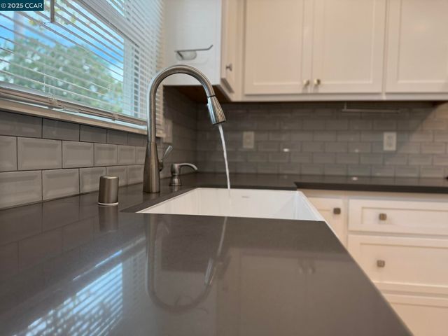 2910 Almond St, Martinez, CA 94553