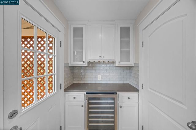 2910 Almond St, Martinez, CA 94553