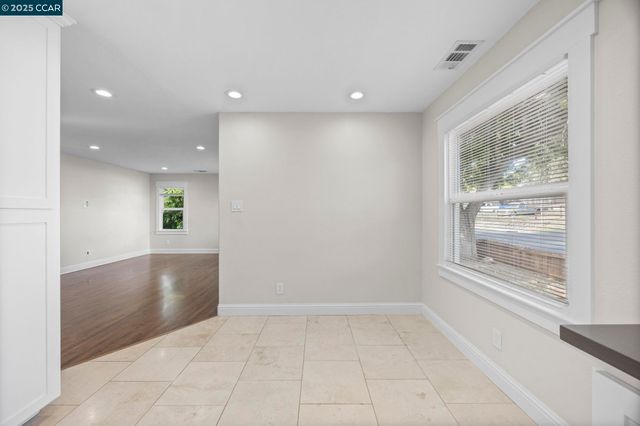 2910 Almond St, Martinez, CA 94553