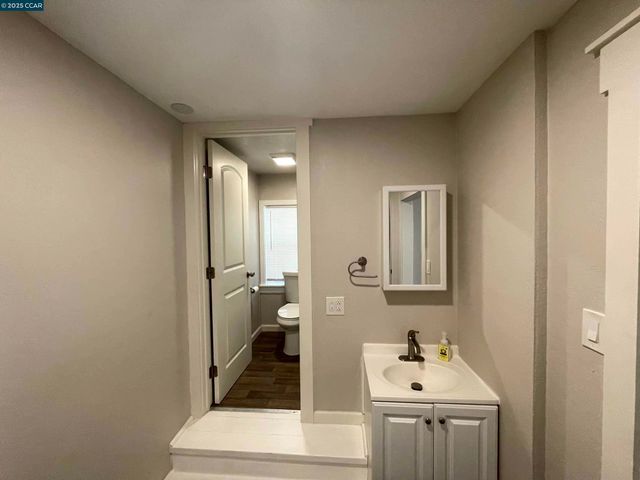 2910 Almond St, Martinez, CA 94553