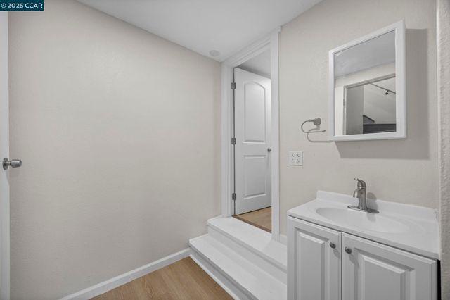 2910 Almond St, Martinez, CA 94553