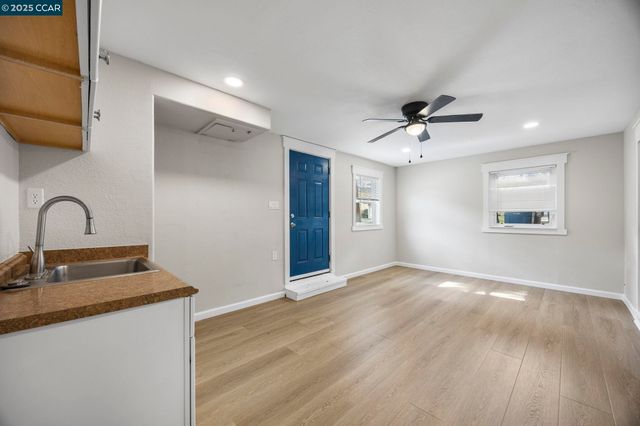 2910 Almond St, Martinez, CA 94553