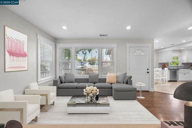 2910 Almond St, Martinez, CA 94553