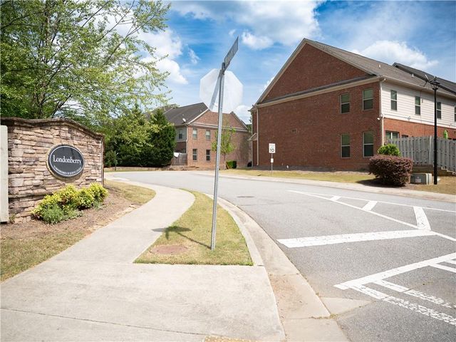 10643 Naramore Lane, Alpharetta, GA 30022