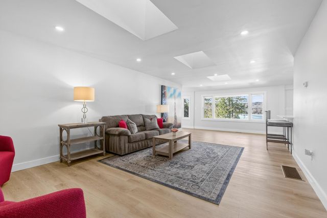 782 Weirs Boulevard, Laconia, NH 03246