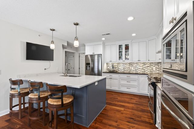 10803 57th Avenue N, Plymouth, MN 55442