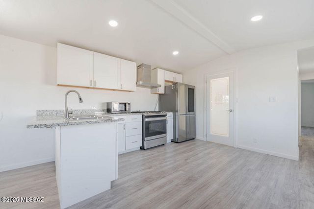 5011 N Davis Avenue, Tucson, AZ 85705