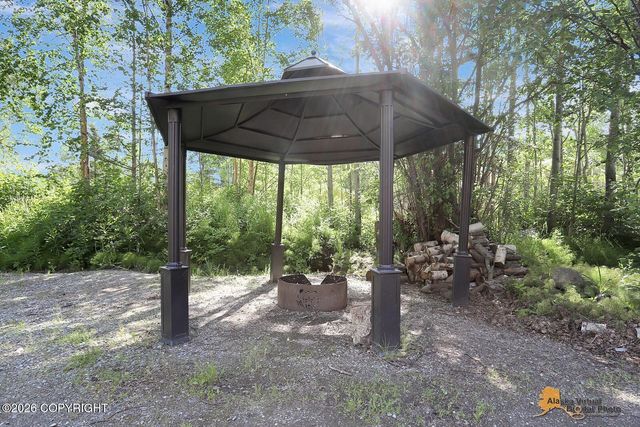 7585 E Rawhide Lane, Palmer, AK 99645