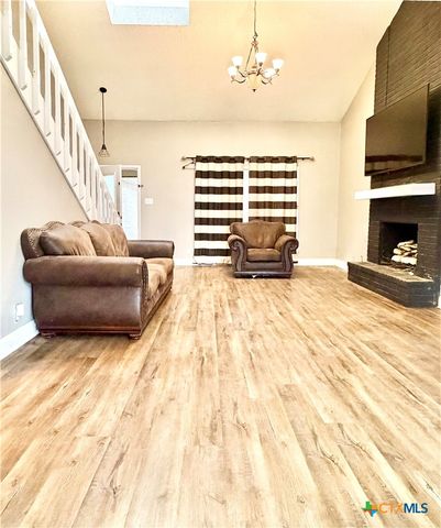 213 Timber Drive, Victoria, TX 77904