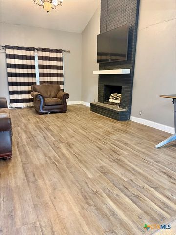 213 Timber Drive, Victoria, TX 77904