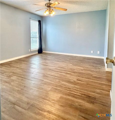 213 Timber Drive, Victoria, TX 77904