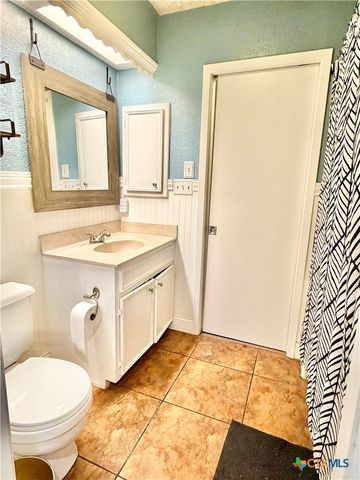 213 Timber Drive, Victoria, TX 77904