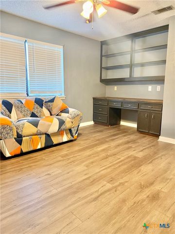 213 Timber Drive, Victoria, TX 77904