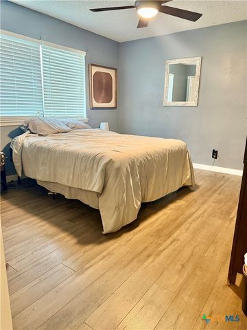 213 Timber Drive, Victoria, TX 77904