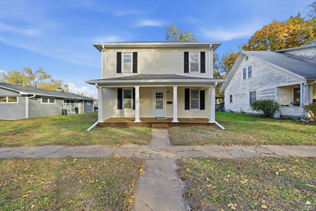 212 Ash Street, Wamego, KS 66547