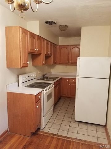 3508 Watson Road, St Louis, MO 63139