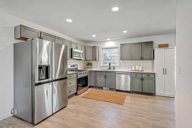 702 N Palmetto Street, Summerville, SC 29483