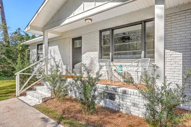 702 N Palmetto Street, Summerville, SC 29483