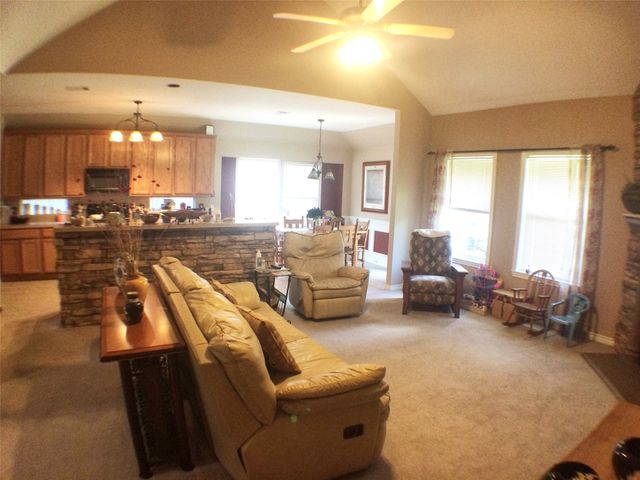 5912 Meadowglen Drive, Denton, TX 76226