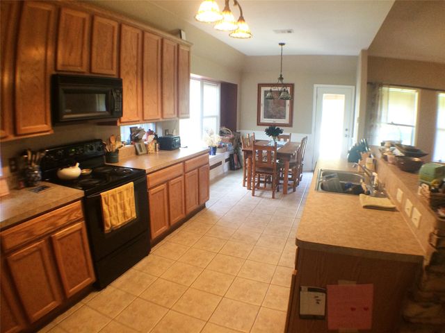 5912 Meadowglen Drive, Denton, TX 76226