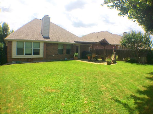 5912 Meadowglen Drive, Denton, TX 76226