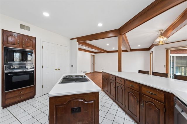 64 Fox Pointe Place, O'hara, PA 15238