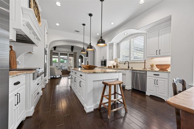 3 Blue Mesa Court, Spring, TX 77389