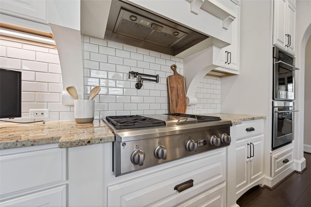 3 Blue Mesa Court, Spring, TX 77389