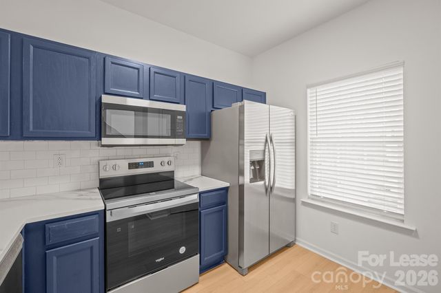 2270 Winthrop Chase Drive, Charlotte, NC 28212