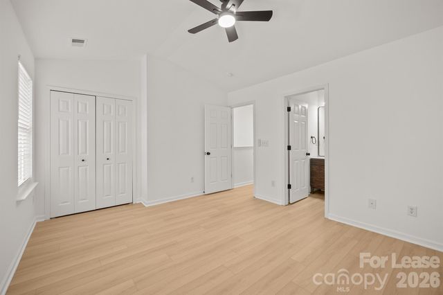 2270 Winthrop Chase Drive, Charlotte, NC 28212