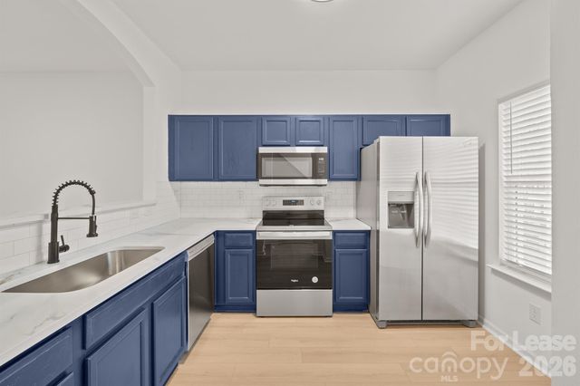 2270 Winthrop Chase Drive, Charlotte, NC 28212