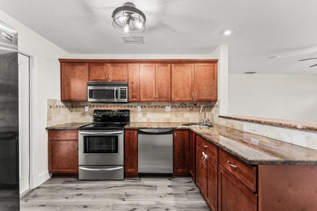 2800 NE 8th Avenue NE, Pompano Beach, FL 33064