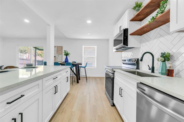 6221 Maple Springs Drive, Arlington, TX 76001