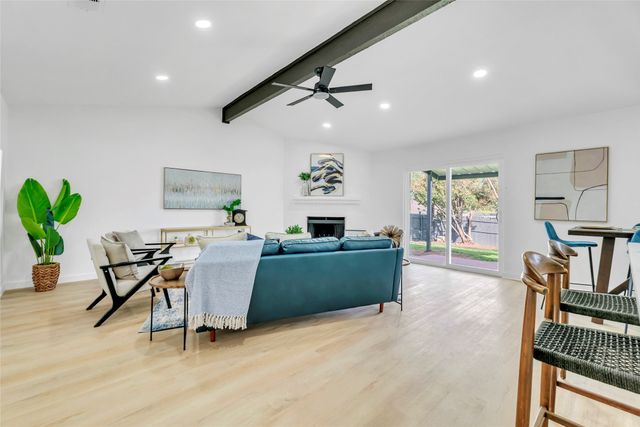 6221 Maple Springs Drive, Arlington, TX 76001