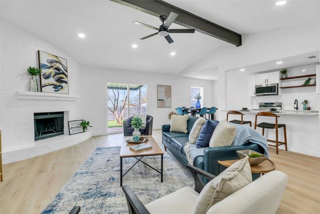 6221 Maple Springs Drive, Arlington, TX 76001