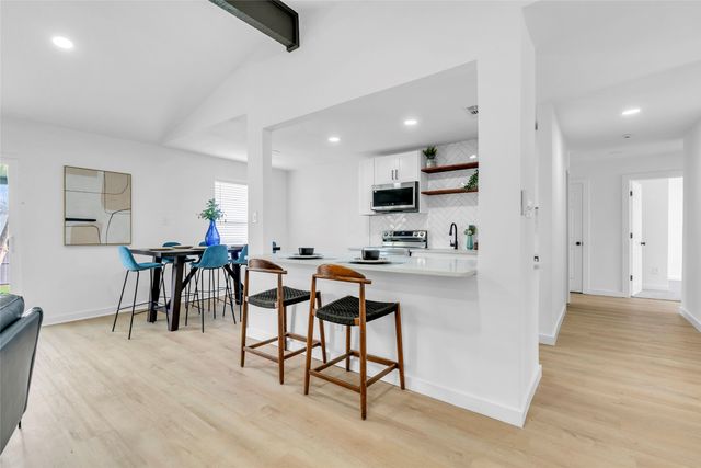 6221 Maple Springs Drive, Arlington, TX 76001