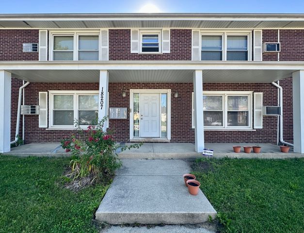 18207 Locust Street, Lansing, IL 60438