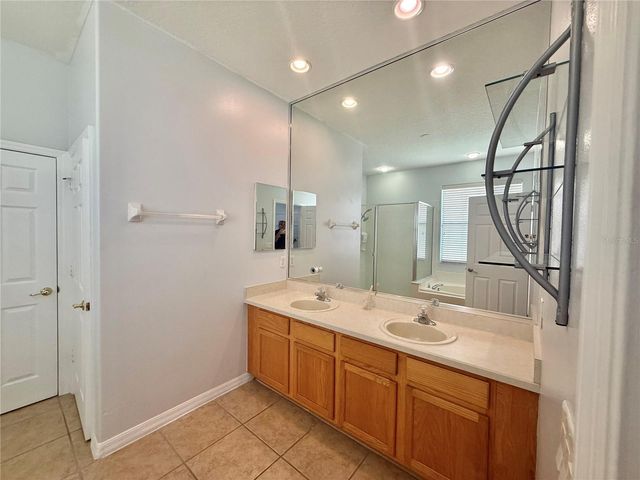 10142 SILMARIEN STREET, Orlando, FL 32825