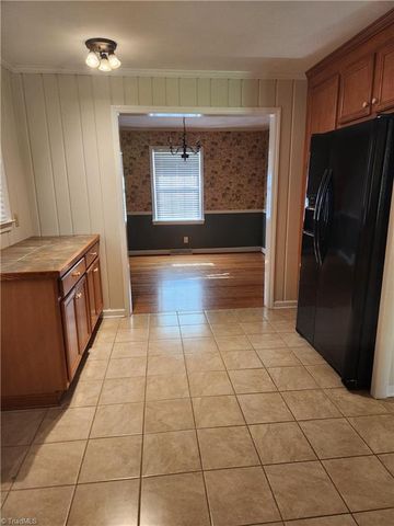 4880 Hawkwood Trail, Winston-salem, NC 27103