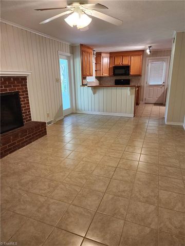 4880 Hawkwood Trail, Winston-salem, NC 27103