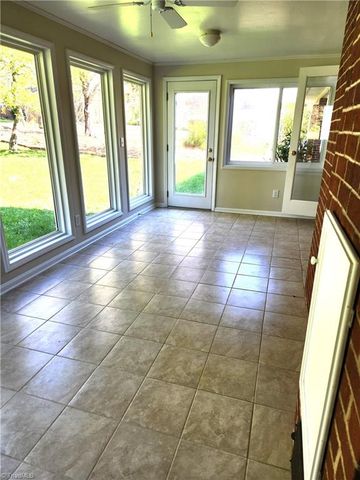 4880 Hawkwood Trail, Winston-salem, NC 27103