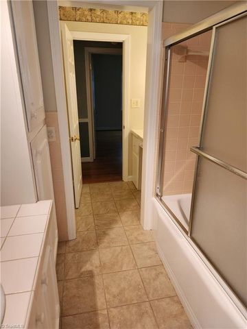 4880 Hawkwood Trail, Winston-salem, NC 27103