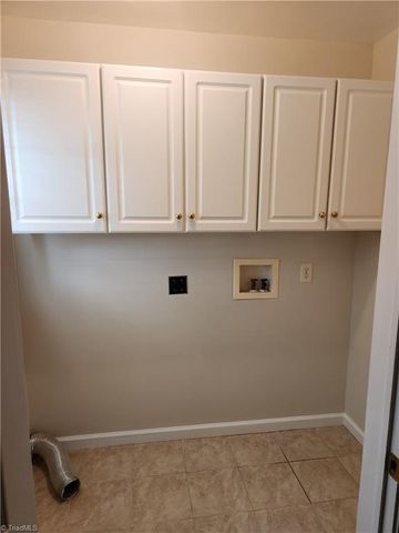 4880 Hawkwood Trail, Winston-salem, NC 27103