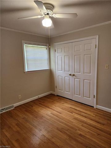 4880 Hawkwood Trail, Winston-salem, NC 27103